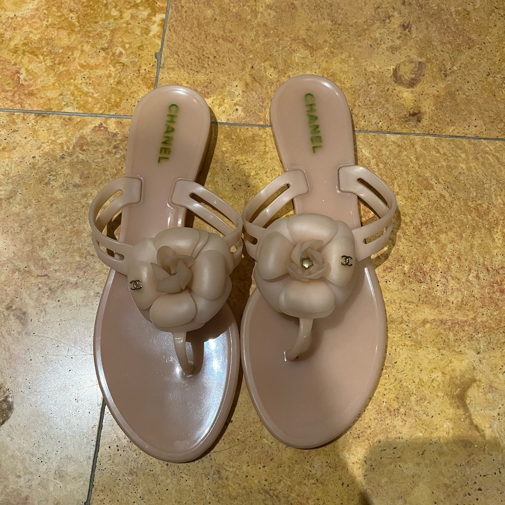 Chanel Camellia thing slipper size 40